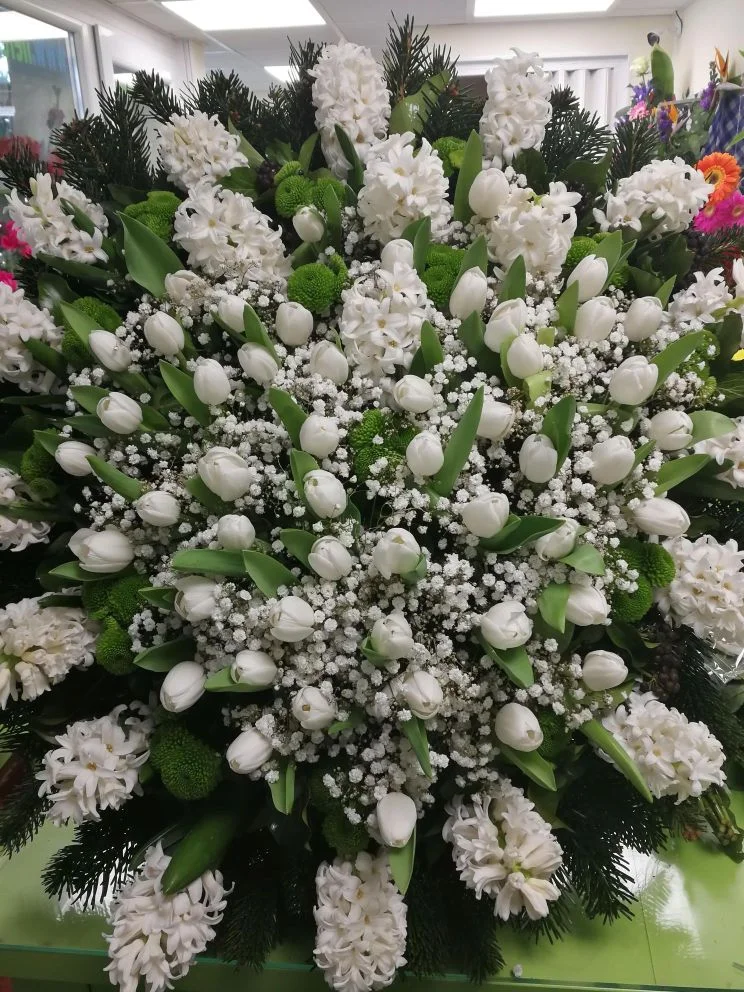 Jácint, tulipán álló koszorú (AKO-30)