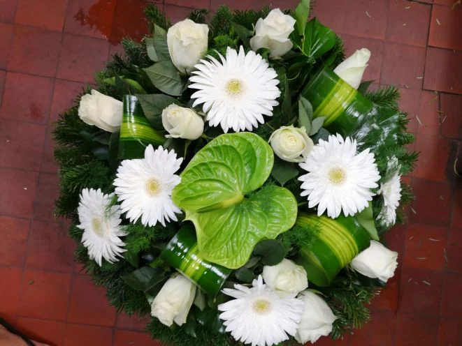 Anthurium, rózsa fekvő koszorú (FK-159)